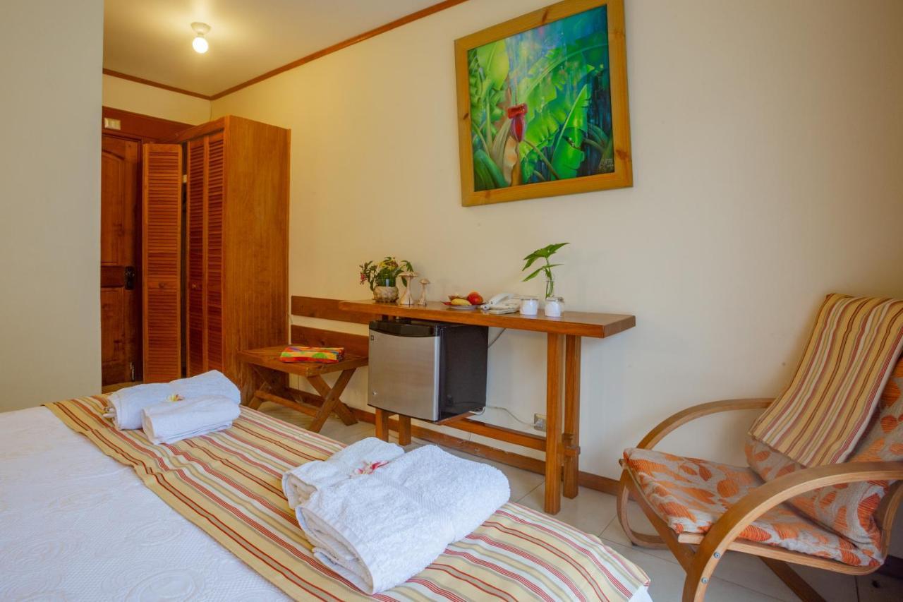 הנגה רואה Hostal Uruhao מראה חיצוני תמונה