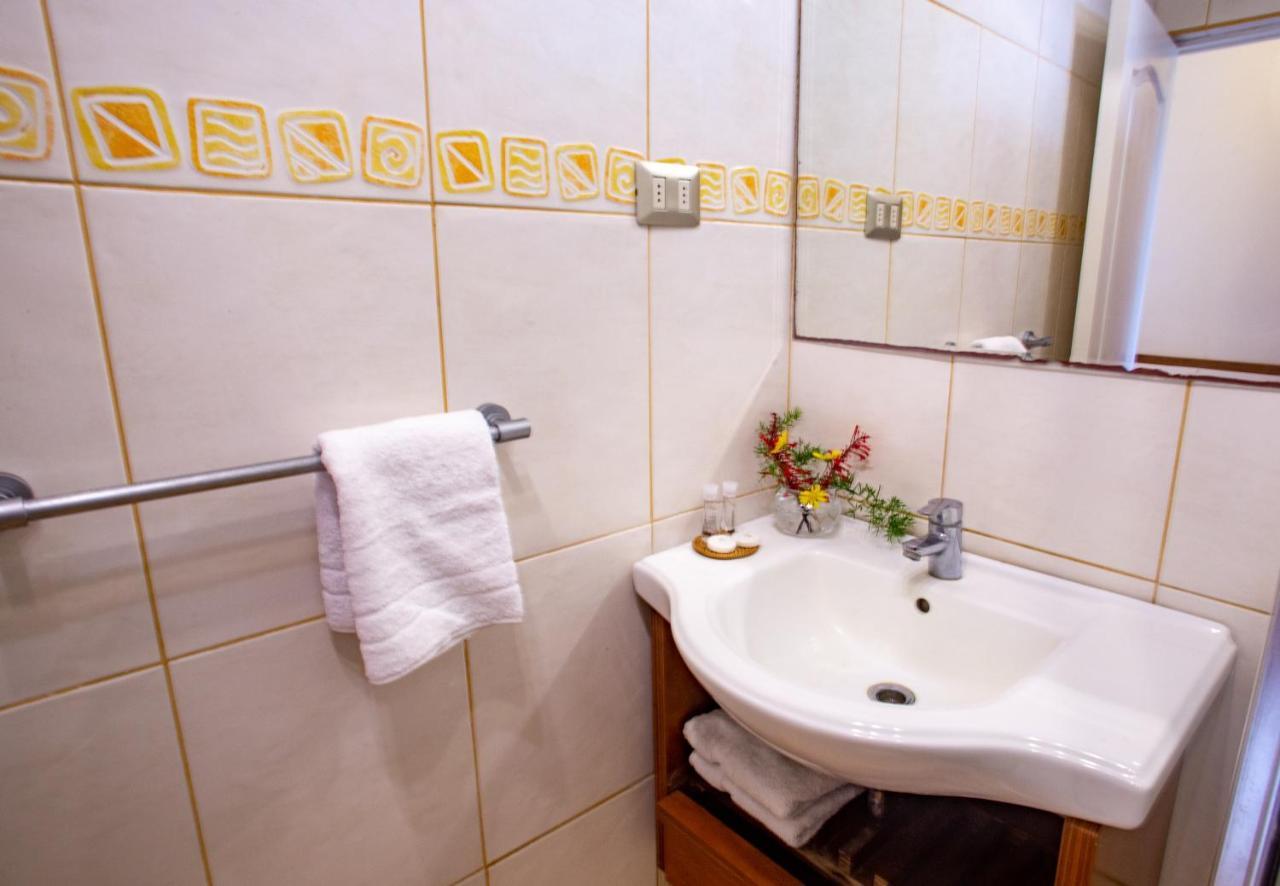 הנגה רואה Hostal Uruhao מראה חיצוני תמונה