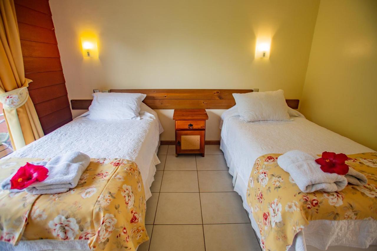 הנגה רואה Hostal Uruhao מראה חיצוני תמונה