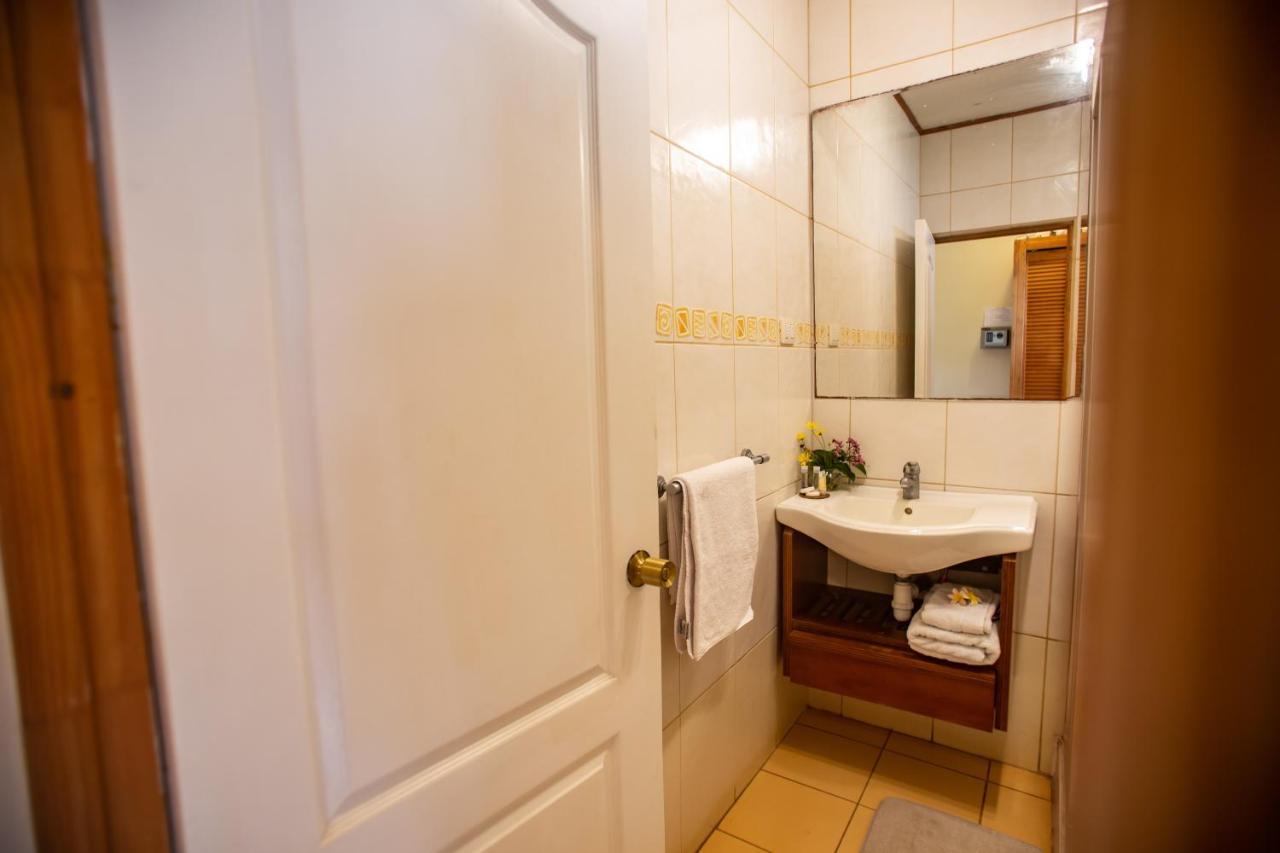 הנגה רואה Hostal Uruhao מראה חיצוני תמונה