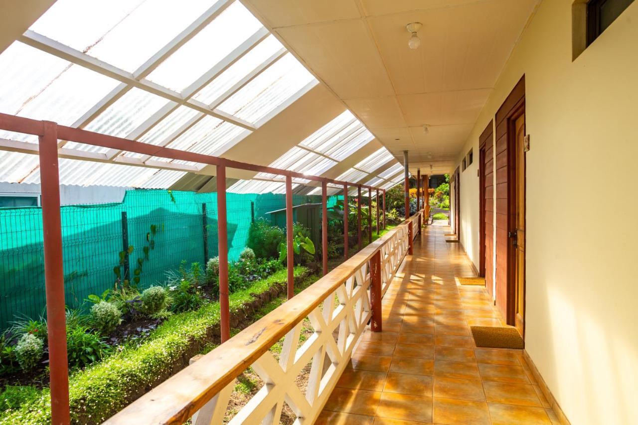 הנגה רואה Hostal Uruhao מראה חיצוני תמונה