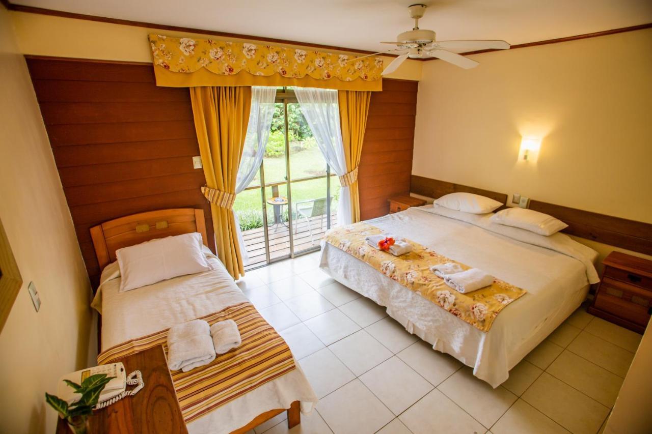 הנגה רואה Hostal Uruhao מראה חיצוני תמונה
