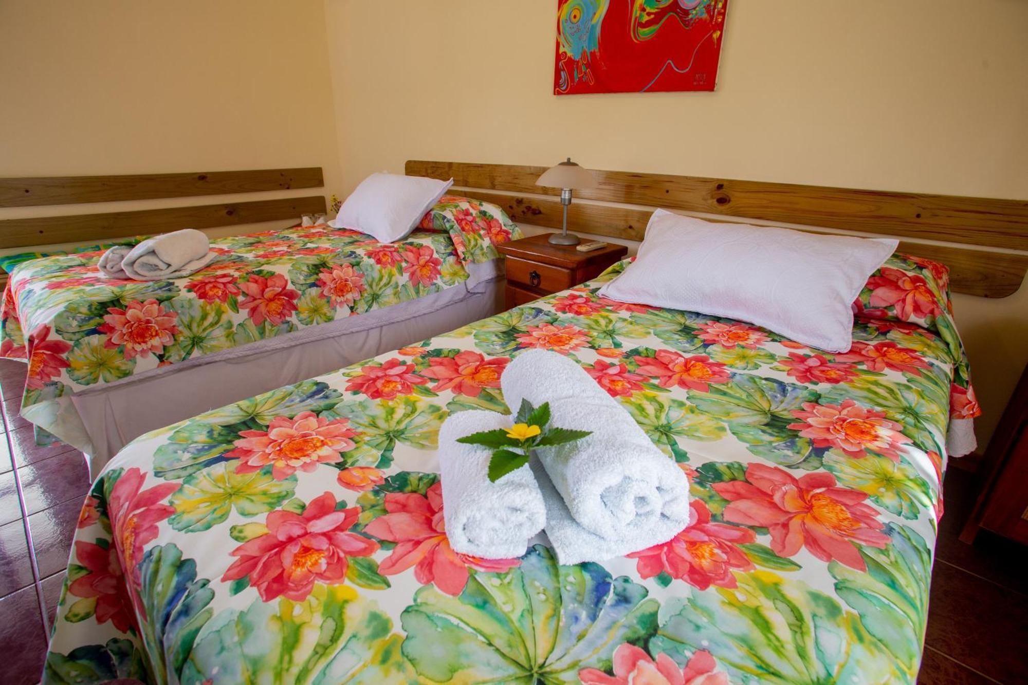 הנגה רואה Hostal Uruhao מראה חיצוני תמונה